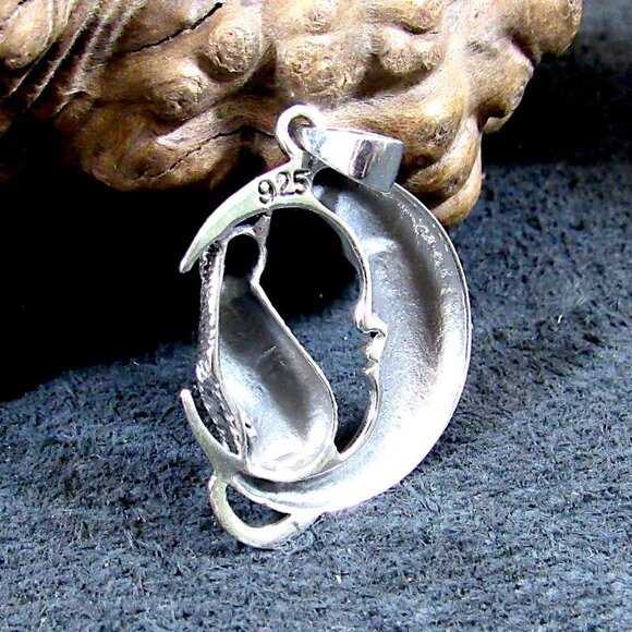 Solid 925 Sterling Silver Cat Familiar on Crescent Moon Pendant, Witchy Jewelry - Picture 3 of 8